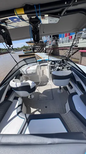 Klase A 235 Df (2020) - Mercruiser 250 Bravo 3 (186hs)