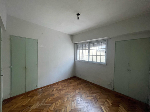 2 Ambientes A Mts De Facultad De Medicina/odontología