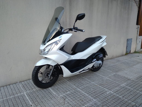 Imagen 3 de 12 de Honda Pcx 150 Inyeccion Excelente Estado !!!