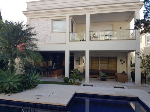 Casa No 18 Do Forte - Venda - 600m2, 5 Dormitorios Sendo 4 Suites, 4 Vagas, Piscina, Sala De Tv Com Home Theater - Cncr0010