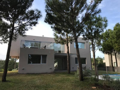 Casa En Venta Costa Esmeralda, Barrio Maritimo