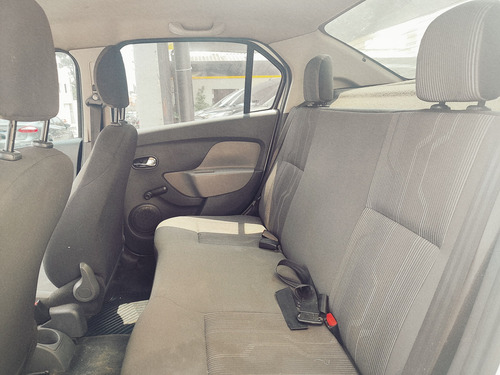 Renault Logan 1.6 Expression Hi-power 4p