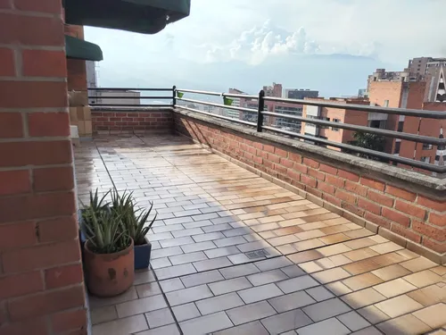 Apartamento En Venta En El Poblado. Cod V12635