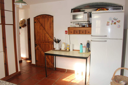 Arguello Casa Estilo Colonial Con Pileta.
