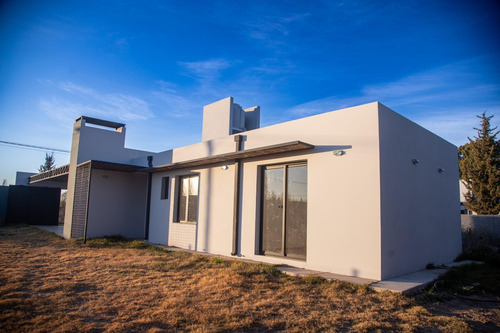Casa En Venta - 2 Dormitorios 1 Baño - Mendoza