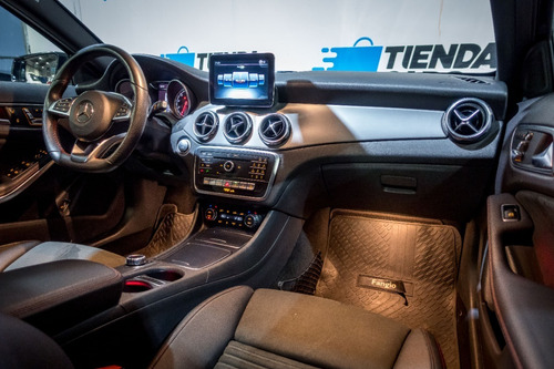 Imagen 6 de 8 de Mercedes - Benz Gla 250 4 Matic