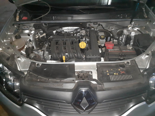 Renault Logan Authentique 1.0 16v (flex) 2017