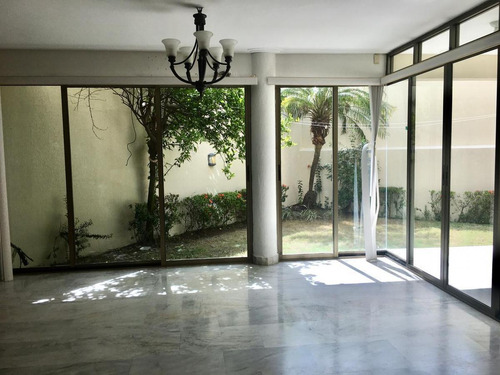Imagen 3 de 11 de Costa De Oro, Casa En Renta De 3 Recámaras, Con Jardín Y Cuarto De Servicio