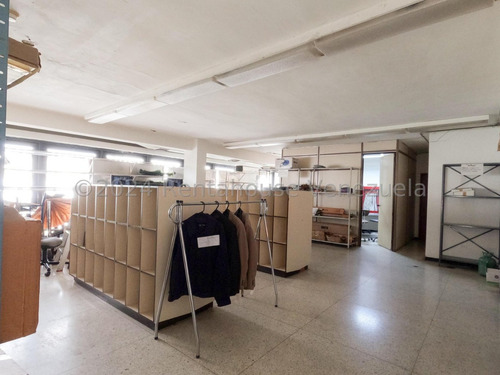 #*25-18137 Este Edificio De Cinco Niveles, Ubicado En El Centro Histórico Y Comercial De La Ciudad, Está Disponible En Alquiler, Barquisimeto, Lara. Adelaida Armeya