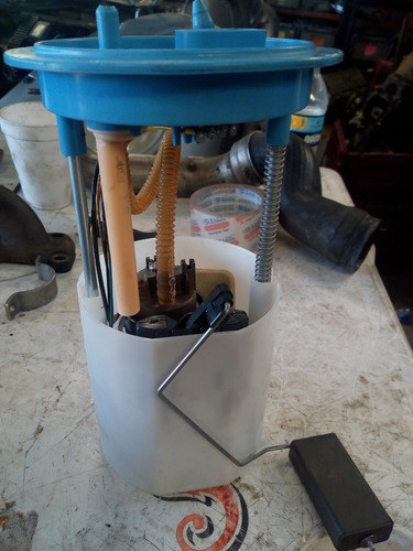 Bomba De Combustible Vw Mk5 # 1k0 919 051 Bh (oem) (Usado)