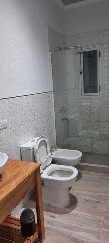 Imagen 8 de 13 de Casa. 5 Dormitorios Más Dependen