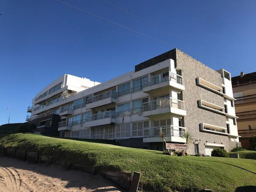 Departamento En Venta De 3 Ambientes Con Cochera A Metros Del Mar -  Pinamar 