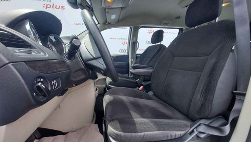 Imagen 10 de 13 de Chrysler Grand Caravan 2018 5p Se V6/3.6 Aut