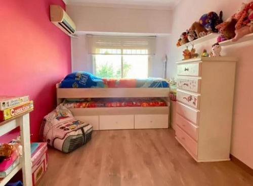 Casa En Venta - 4 Dormitorios 2 Baños - 170mts2 - Ramos Mejía