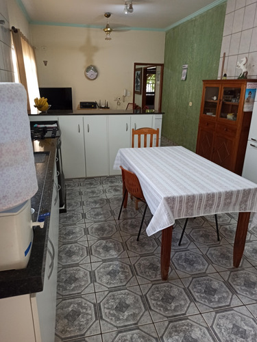 Casa Com 3 Quartos, Solário Com Churrasqueira, Próxima Ao Centro Aceito Carro!