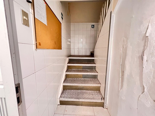 Casa De Uso Comercial.