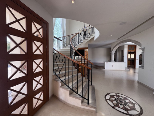 Exclusiva Residencia En Venta En La Rica Juriquilla