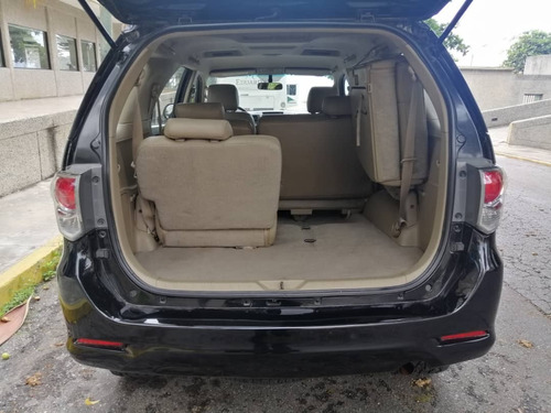 Imagen 11 de 13 de Toyota Fortuner Sr7 Automática 4x4