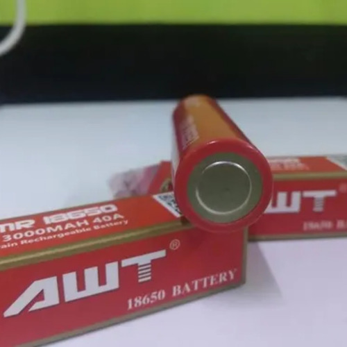 Imagen 3 de 4 de Batería Recargable Li-ion 18650 Con Punta, Awt 3000mah Real