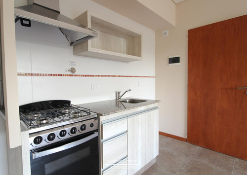Depto. En Alquiler En Castelar Centro Ambiente Y Medio Con Cochera Apto Prof.