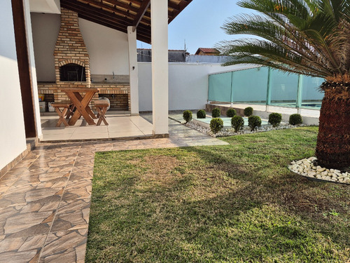 Sobrado 4 Dormitórios E Piscina Aquecida - Permuta X Troca