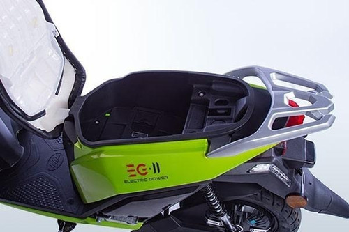 Imagen 10 de 15 de Motos Eléctricas Gilera Eg-ii + Baúl Eg2 0km Scooter
