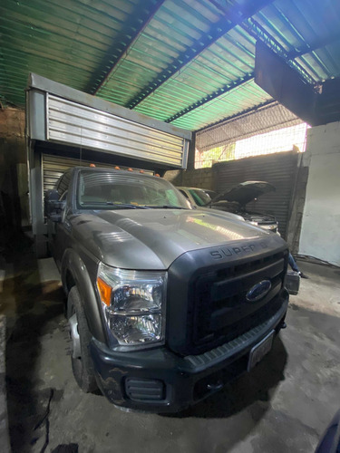 Imagen 2 de 11 de Ford Super Dutty F-350