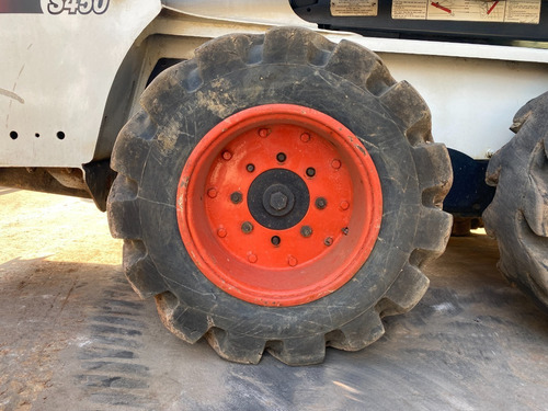 Imagem 6 de 14 de Minicarregadeira Bobcat S450 Ano 2015