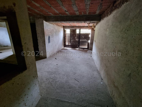 Edificio Comercial / Residencial (3 Niveles/ Obra Gris) Venta Weekend Mls-25-525