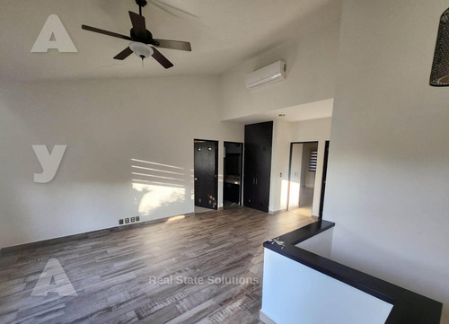 Casa En Venta, 4 Recámaras, 2 Niveles, La Vista, El Table, C