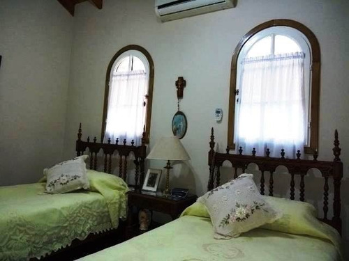 Hermosos Chalet De 3 Ambientes En Las Lomas