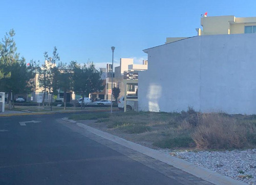 Excelente Terreno En Fraccionamiento Cedros