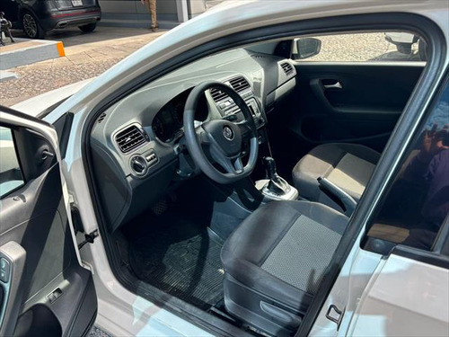 Volkswagen Vento 1.6 Starline At