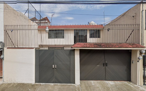 Casa En Venta En Coyoacán, Ciudad De México. Ir