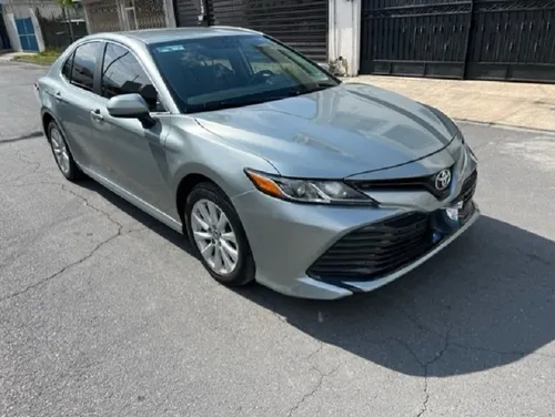 Toyota Camry 2.5 Le At