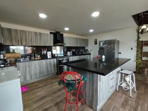 Venta Parcela, 5 Dormitorios. Mas Cabaña De 60 Mt2 Limache