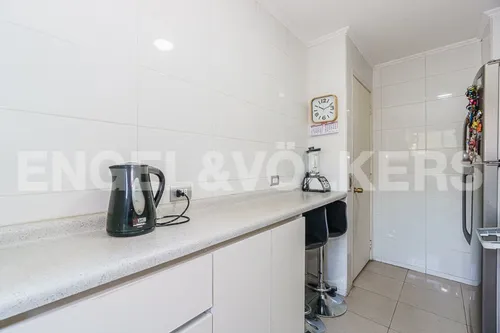 Vende- Departamento Muy Luminoso, Sin Ascensor