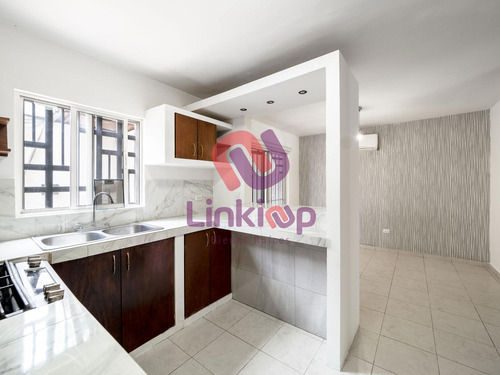 Casa Venta Cumbres Zona Las Lomas Con Alberca En Garcia