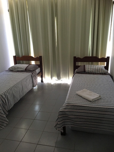 Apartamento Para Alugar Na Avenida Tom Traugott Wildi, Praia Brava, Florianópolis - Sc - Liv-8823