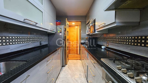 Departamento En Venta De 3 Dorm 3 Baños. En Las Condes