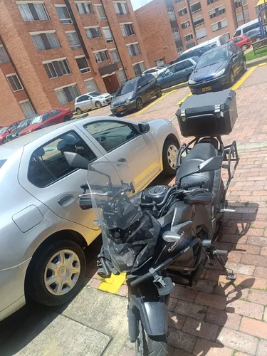 Moto Versys 300cc Con Baúl Y Anclaje Para Alforjas.