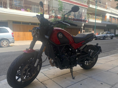 Benelli Leoncino 500 Inmaculada, Titular, Accesorios
