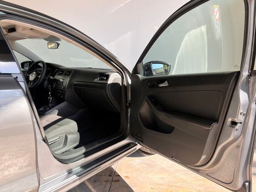 Volkswagen Jetta 2.0 Tiptronic At