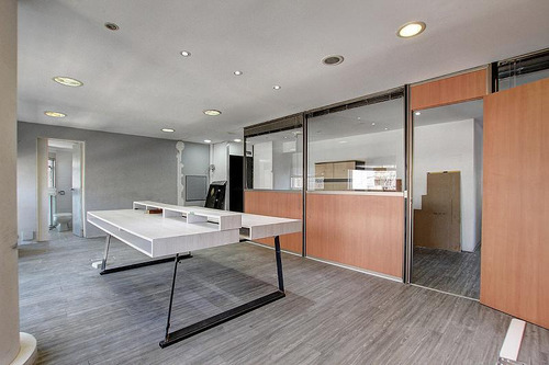 Oficina En Alquiler En Microcentro. Piso Completo De 210 M2. Dos (2) Cocheras