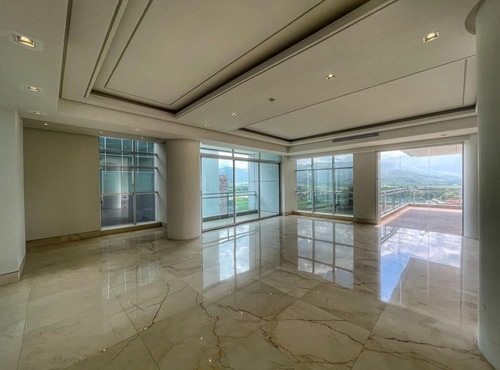 Imagen 11 de 29 de Fernando Perez Vende Penthouse A Estrenar En Terrazas Del Country Res Sibaris, Guataparo Valencia