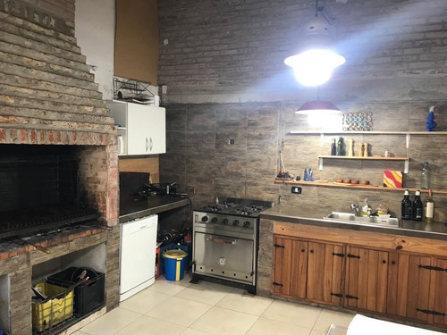 Imagen 23 de 26 de Venta Casa 4 Amb. C/ Pileta, Quincho Parque Leloir Ituzaingo