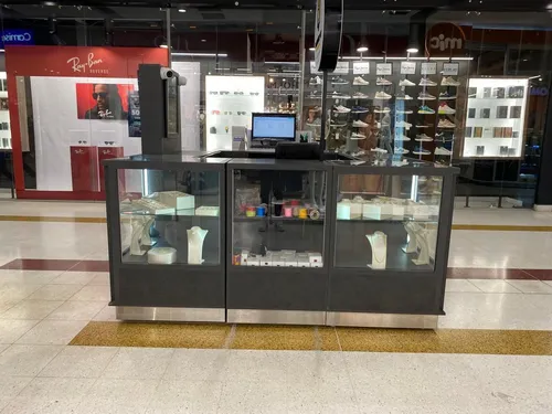 comprar Vitrina Exhibidora En Madera Y Vidrio, Con Puertas Internas