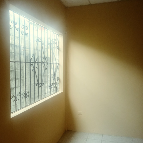 Se Alquila Departamento Para Pareja, Persona Sola.