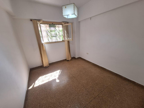 Departamento 2 Dorm - Emilio Olmos Al 200 - B° Centro