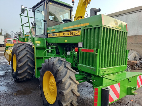 Imagen 2 de 17 de Picadora Autopropulsada John Deere 5730 04 Surcos C/ Cracker